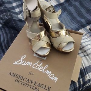 American eagle wedge sandal Brand new size 6